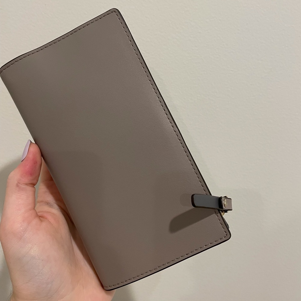 Kate Spade - Gray Wallet - Picture 2 of 6